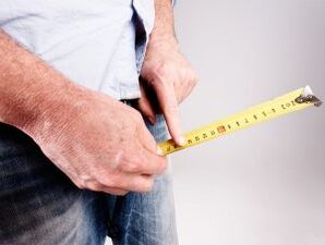 moški izmeri dolžino penisa pred povečanjem s sodo